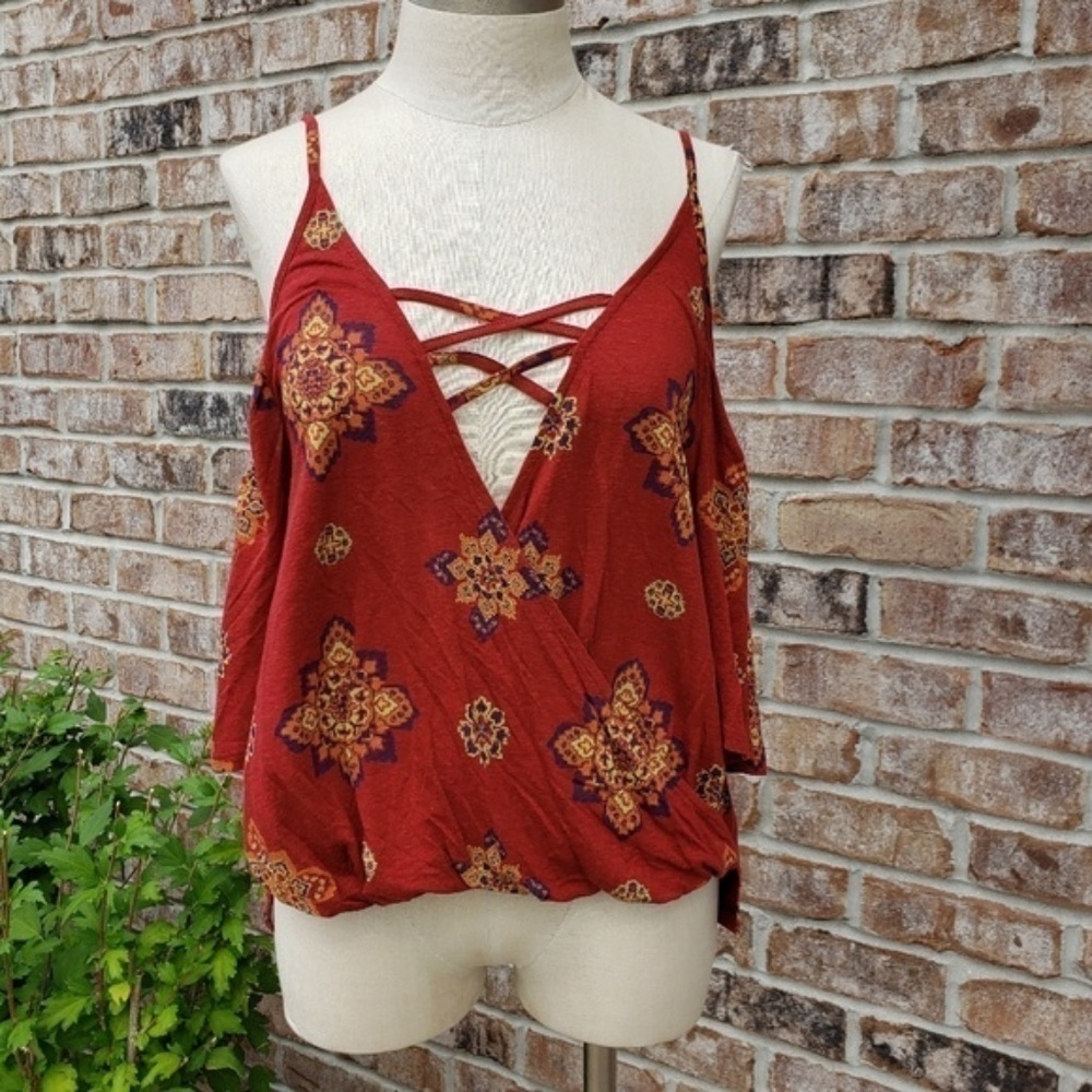 NWT Sun & Shadow Strappy Cold Shoulder Wrap Top M